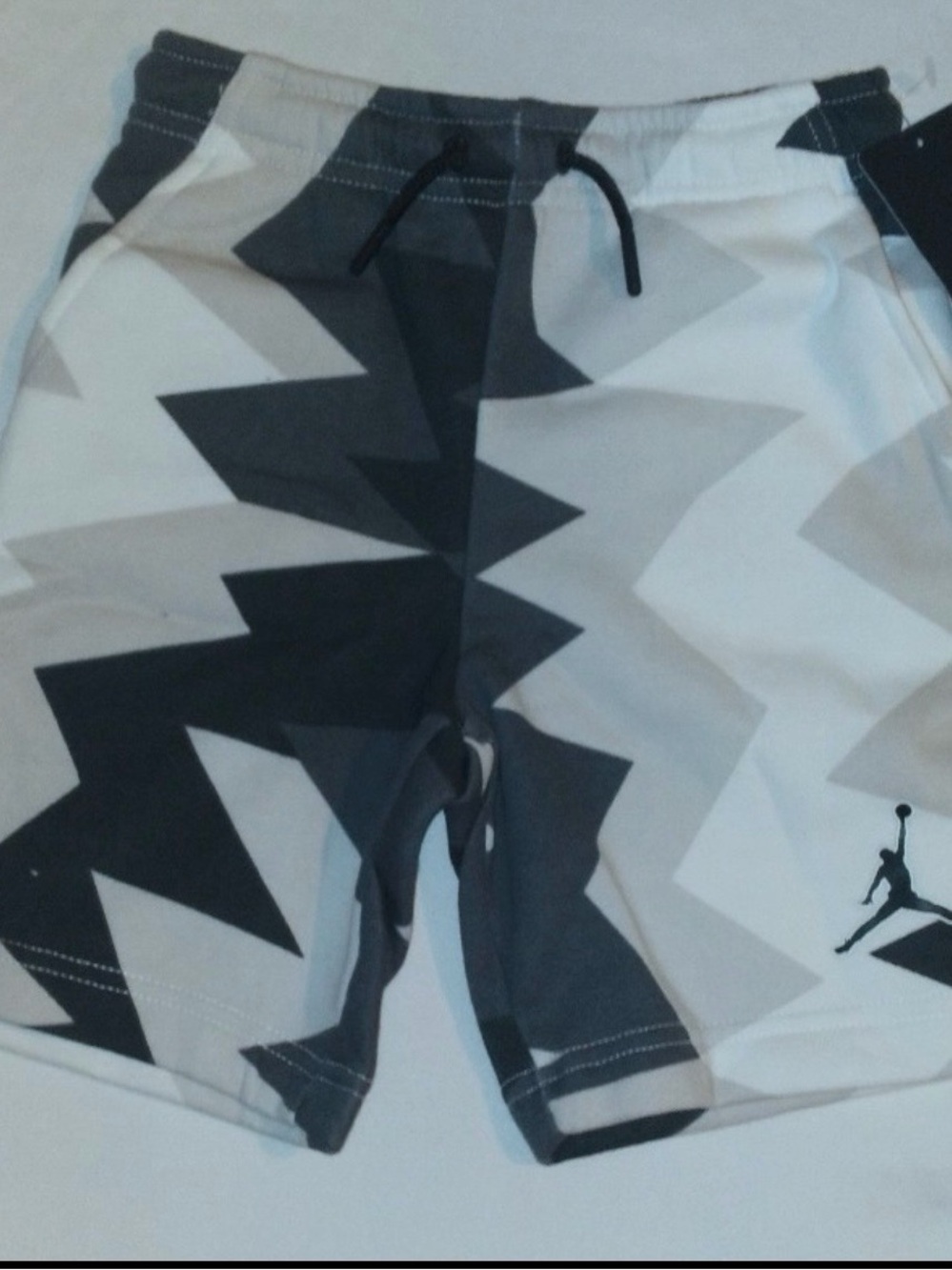 Jordan Gray Short Sleeve Tee & Short Set Youth- 6y - Picture 3 of 6